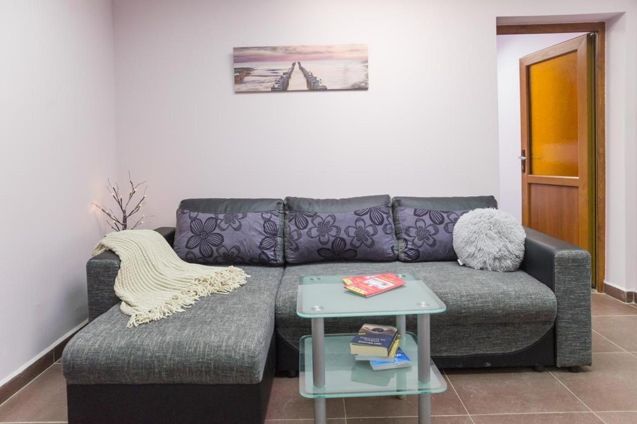 וארנה Central House מראה חיצוני תמונה