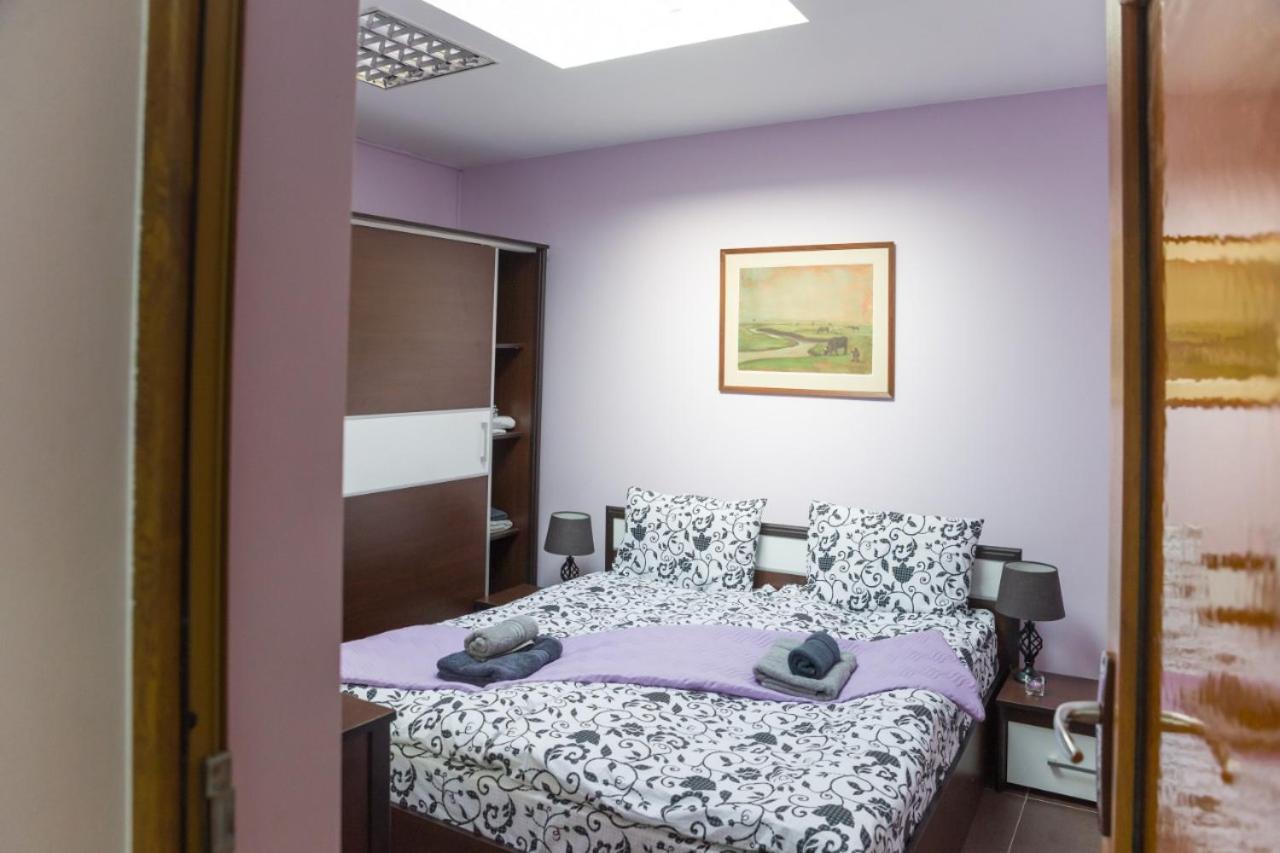 וארנה Central House מראה חיצוני תמונה