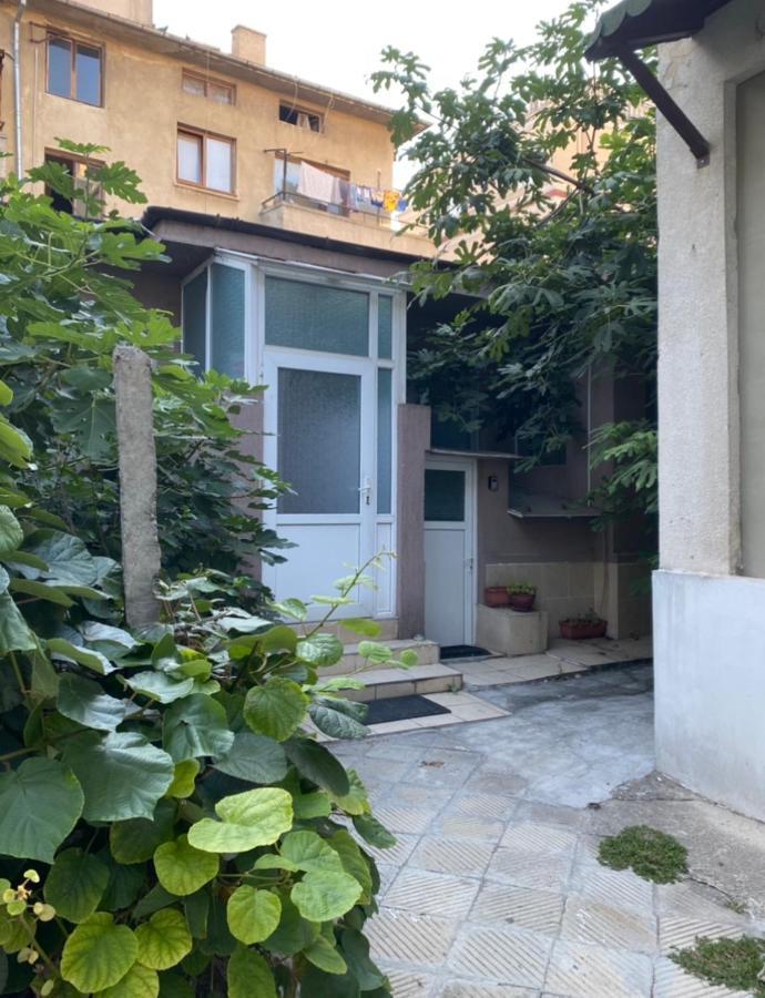 וארנה Central House מראה חיצוני תמונה