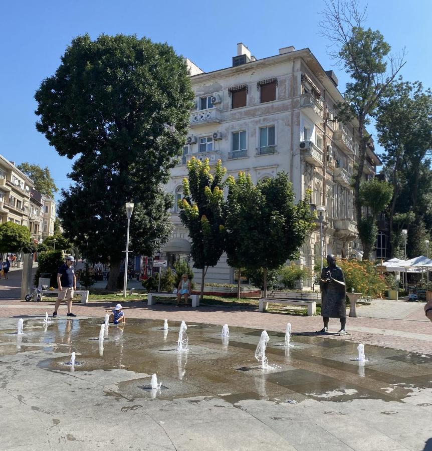 וארנה Central House מראה חיצוני תמונה